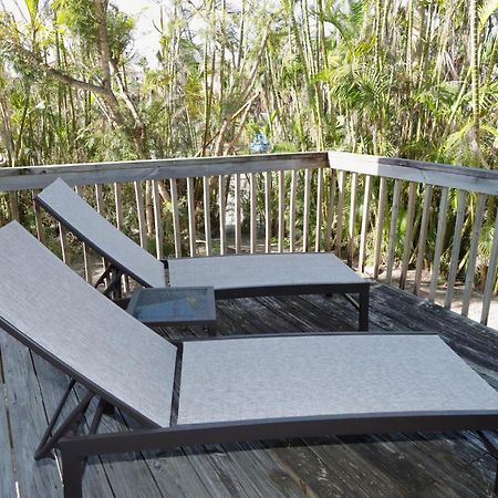 Beautifully Updated, 4 Bedroom Pool Home, 50 Yards To The Beach!! Captiva Escapade Captiva Island Exterior foto