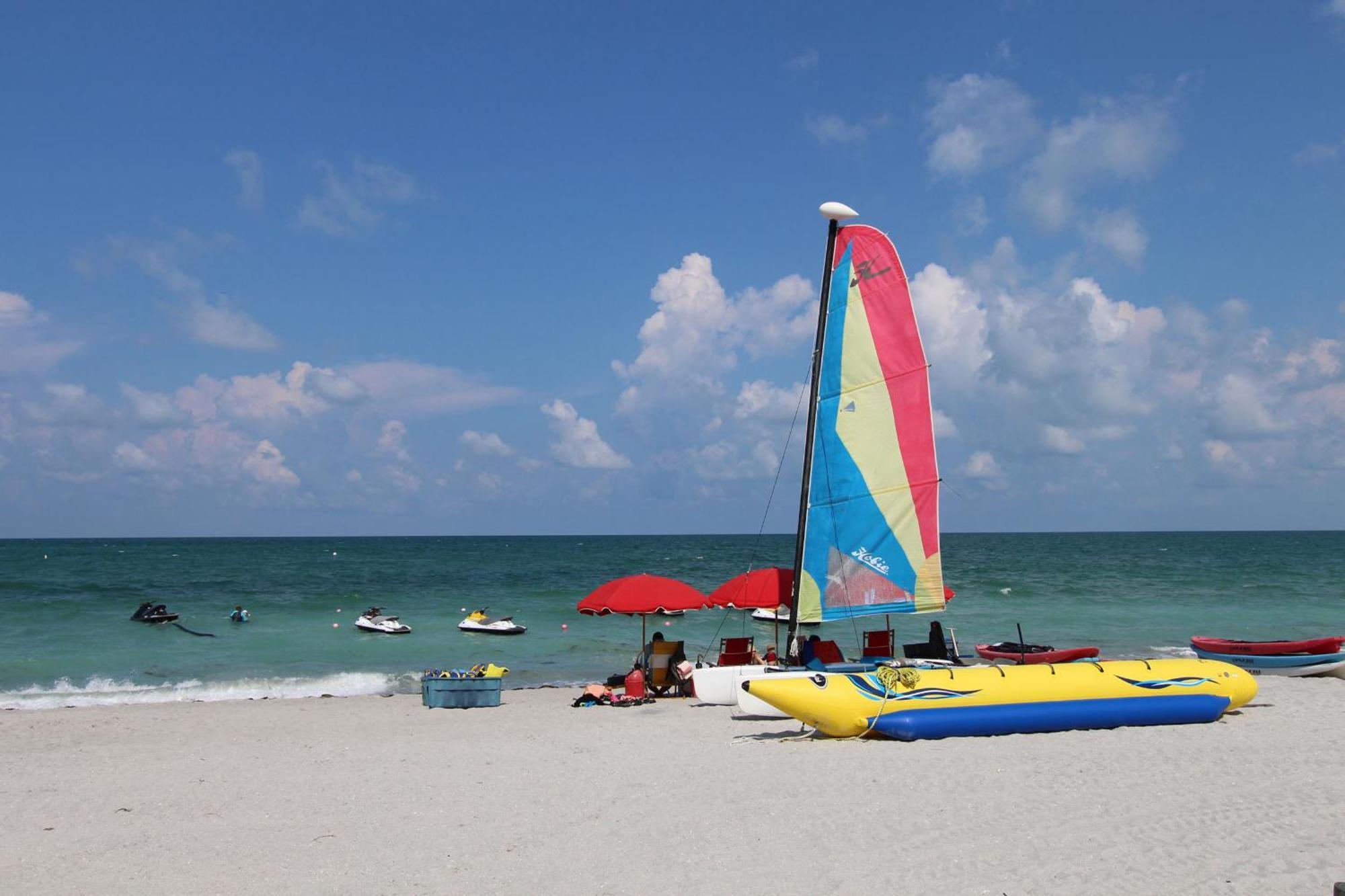 Beautifully Updated, 4 Bedroom Pool Home, 50 Yards To The Beach!! Captiva Escapade Captiva Island Exterior foto